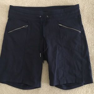 Athleta navy metro slouch shorts s